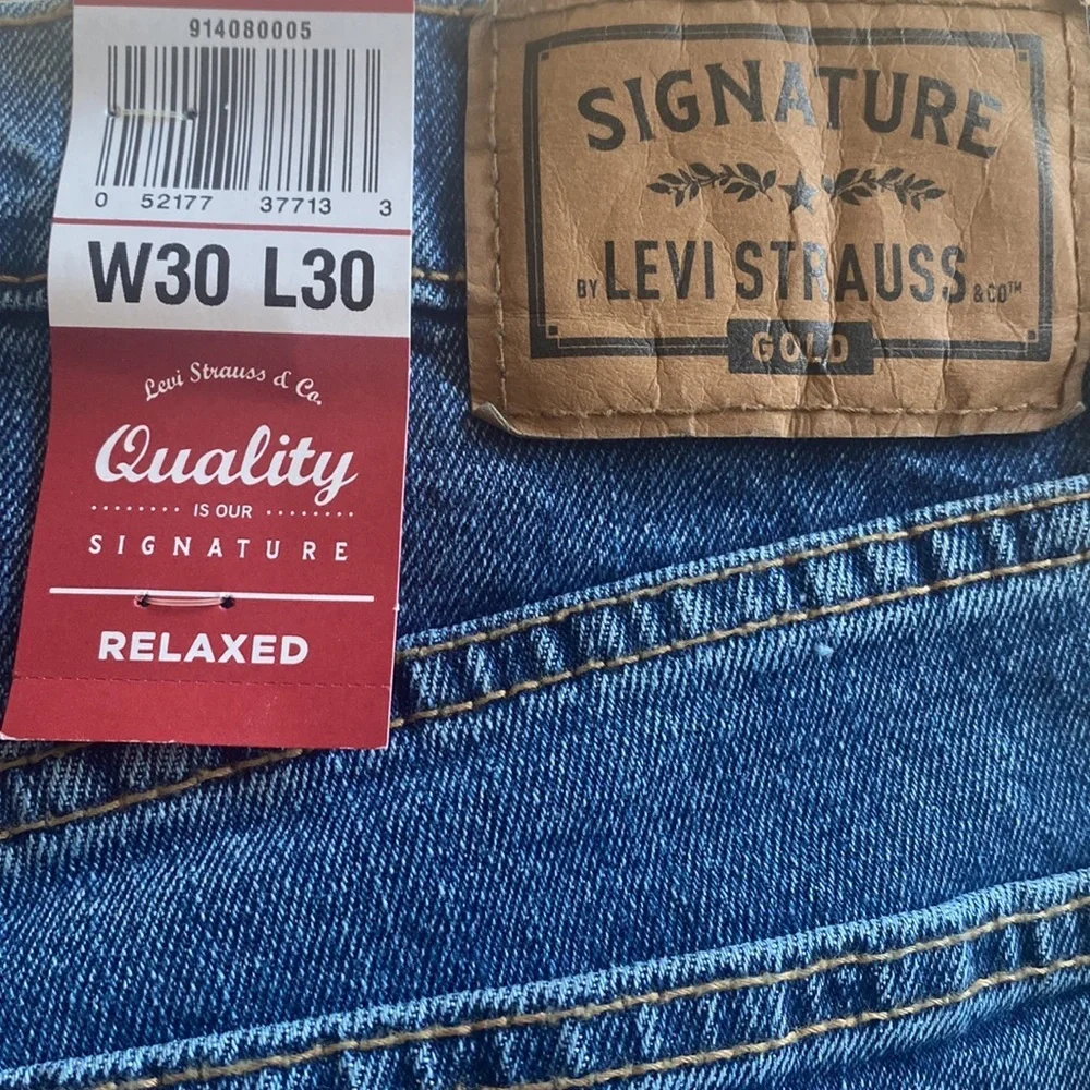 (B51) Signature Levi’s Strauss Relaxed Fit Flex Performance Jeans, Sz 30x30, NWT